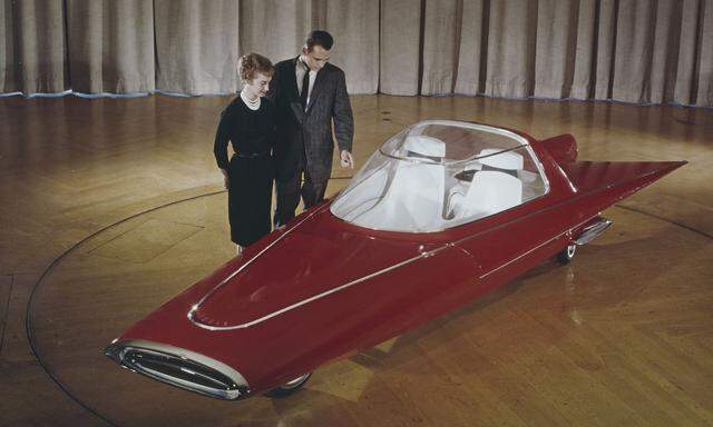 Träume von der Zukunft, 1961: Ford Gyron, Konzept eines gyroskopisch stabilisierten  Zweirads.