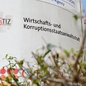 Österreichische Behörden wie die WKStA machen es laut Kritikern Geldwäschern zu leicht. 