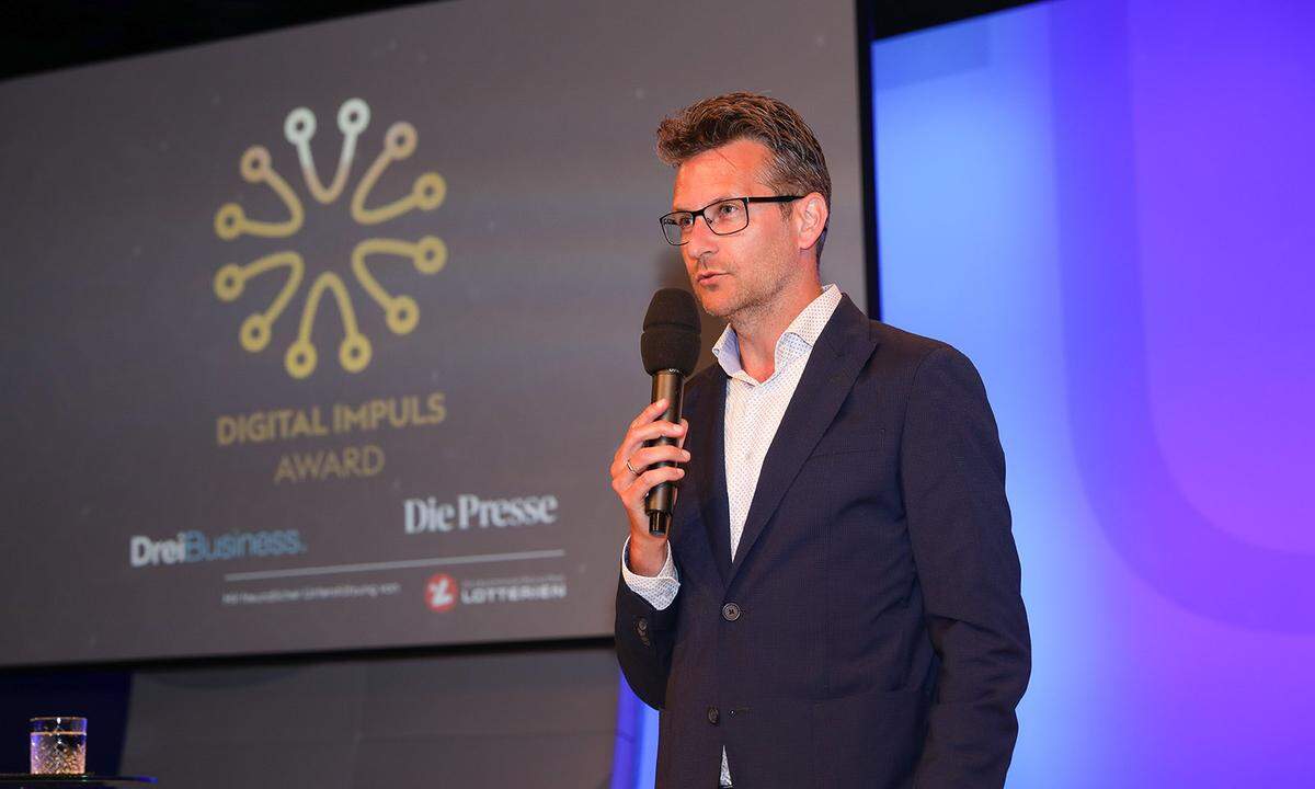 Patrick Minar, Leiter Corporate Communications Österreichische Lotterien, betonte bei seinen Begrüßungsworten, dass das Unternehmen sehr froh ist, zum wiederholten Mal Partner von Digital Impuls Award sein zu dürfen.
