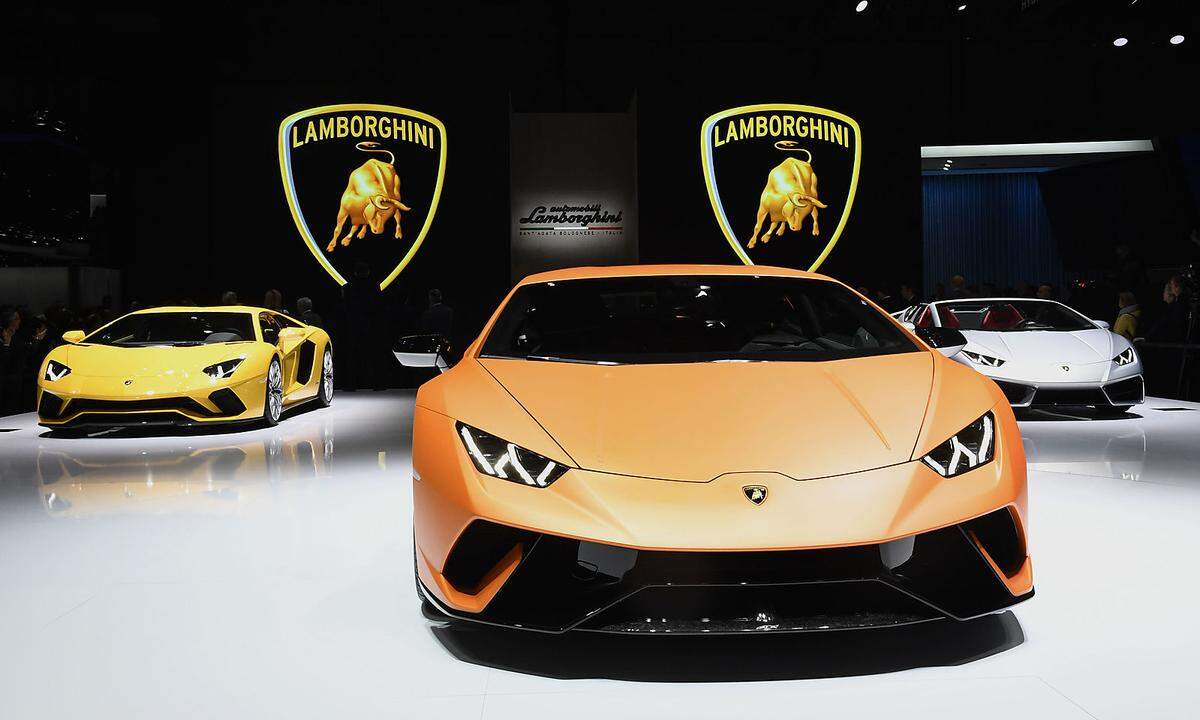 Lamborghini Huracán Performante Lamborghini legt den Sportwagen Huracán in einer nachgeschärften Perfomante-Version mit 470 kW/640 PS auf. Damit spurtet der schnelle Stier in nur 2,9 Sekunden aus dem Stand auf Tempo 100 - und lässt die Insassen mehr als 325 km/h schnell werden.