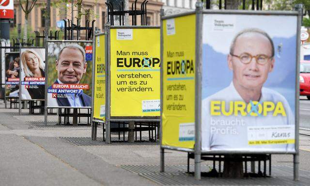 Wahlplakate von SPÖ und ÖVP zur bevorstehenden Wahl des EU-Parlaments 