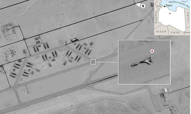 Die USA veröffentlichten Bilder, die die Verlegung weiter Jets russischer Bauart nach Libyen zeigen sollen. 