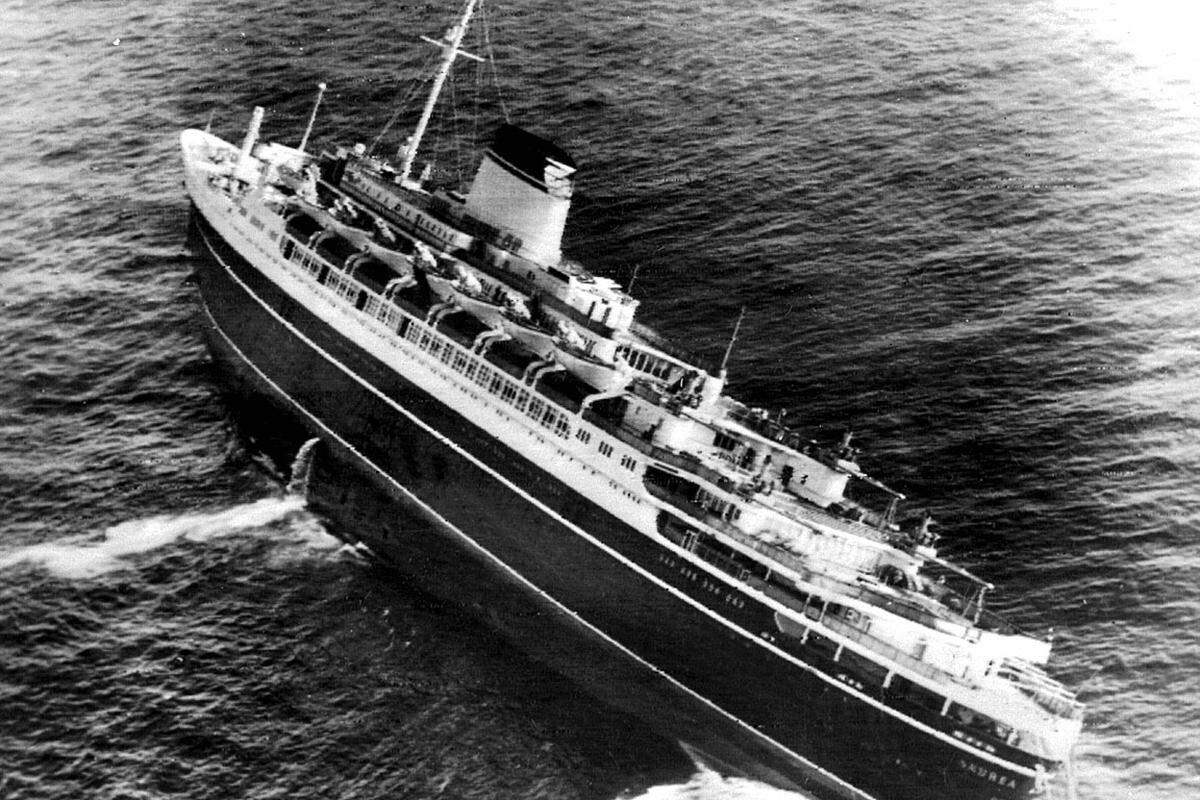 Der 1953 in Dienst gestellte italienische Passagierdampfer Andrea Doria war eines der letzten Schiffe, das die klassische Nordatlantikroute im Liniendienst befuhr. Dem Schiff war jedoch kein langes Leben beschienen. Bereits 1956 kollidierte es mit dem schwedischen Passagierschiff Stockholm und schlug Leck. Nur dank der schnellen Reaktion anderer Schiffe, die zum Unglücksort kamen, wurde eine Katastrophe ähnlich der Titanic verhindert. Heute gilt das Wrack als der "Mount Everest" für Wracktaucher, da es im kalten Nordatlantik in 70 Metern Tiefe liegt.