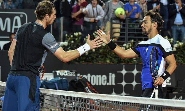 Andy Murray gratuliert Fabio Fognini.