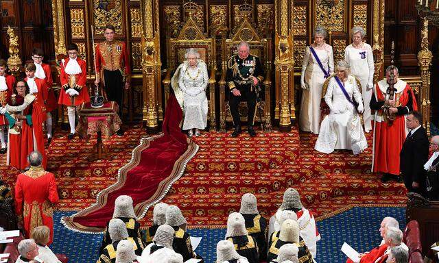 In ihrer „Queen's Speech“ verkündete Königin Elisabeth zum 65. Mal das von der Regierung entworfene Programm.