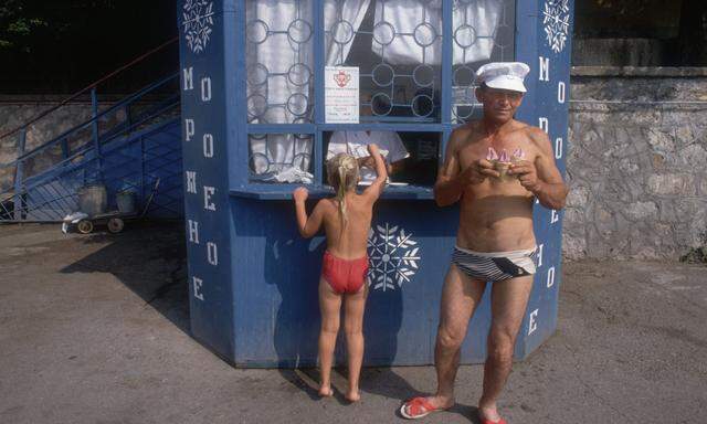 Ukraine 1990. Gelateria auf Sowjetart.