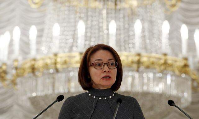 Zentralbank-Chefin Elvira Nabiullina räumt im männerdominierten Sektor auf. 