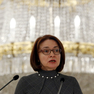 Zentralbank-Chefin Elvira Nabiullina räumt im männerdominierten Sektor auf. 