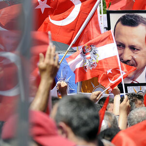 Solidaritätskundgebungen für den türkischen Präsidenten in Wien gibt es immer wieder - hier ein Archivbild aus dem Jahr 2013 in Wien.