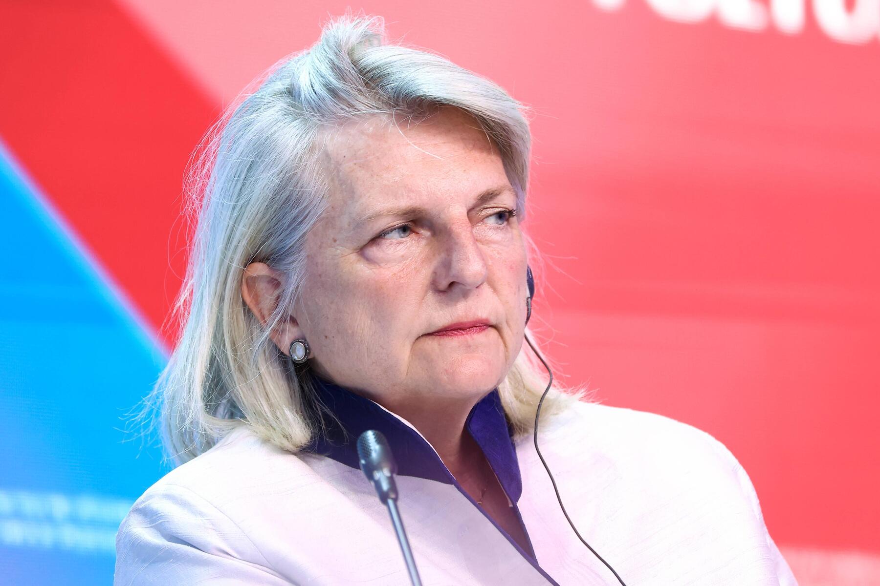 Karin Kneissl wants to keep her Austrian citizenship