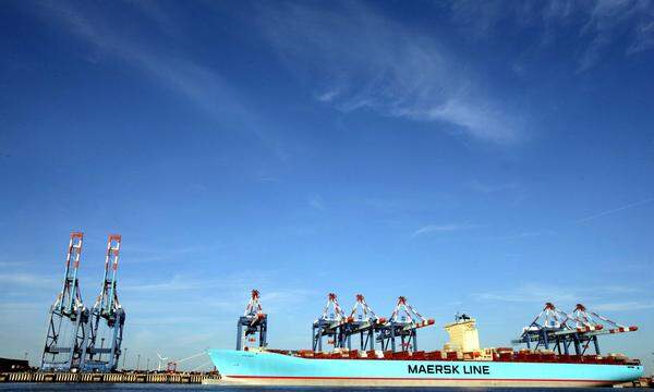 Die Reederei Maersk trennt sich aufgrund schwieriger wirtschaftlicher Rahmenbedingungen von 10.000 Mitarbeitern.