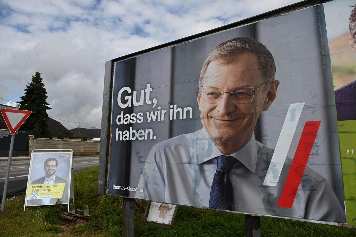 Stelzer, gebürtiger Linzer, zog 1997 in den Landtag ein. Vor seinem Eintritt in die Landesregierung, von 2009 bis 2015, war er Klubobmann, von 2015 bis 2017 Landeshauptmann-Stellvertreter. 2017 folgte er Josef Pühringer als Landeshauptmann von Oberösterreich nach und ist seither auch Landesparteiobmann. Für die Landtagswahl am 26. September - und die Zeit danach - verspricht Stelzer "Sichere Jahre" - auch wenn diese nach der Pandemie herausfordernd werden dürften. So setzt er auf "Arbeit und Beschäftigung", einen "klaren Kurs bei Sicherheit und Integration", "Zusammenhelfen schafft Zusammenhalt" oder auf "Klimaschutz mit Hausverstand", will Oberösterreich weiterhin als "Land der Möglichkeiten" führen.