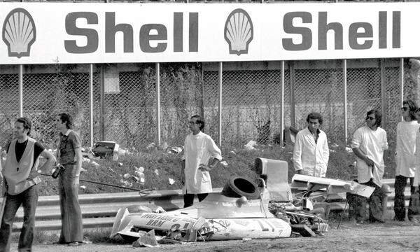 Die Verzögerung gegen Ende der Reise mit BRM: Bremsdefekt in der Parabolica von Monza. Lauda blieb unverletzt, der Fokus lag nun endgültig auf seiner Zukunft mit Ferrari.