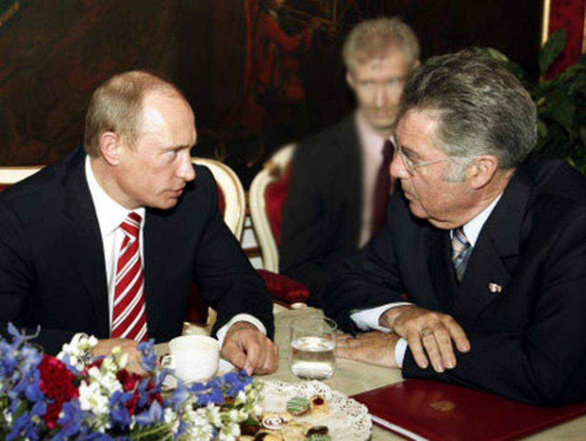 Putin und Fischer führten Arbeitsgespräche in der Hofburg. Das Fazit: Die Wirtschafts-Beziehungen zwischen Russland und Österreich sollen gestärkt werden.