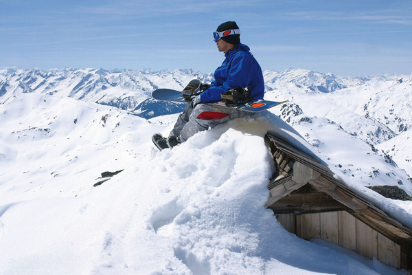Von ganz oben hat man eine einmalige Aussicht auf Berge und Täler.