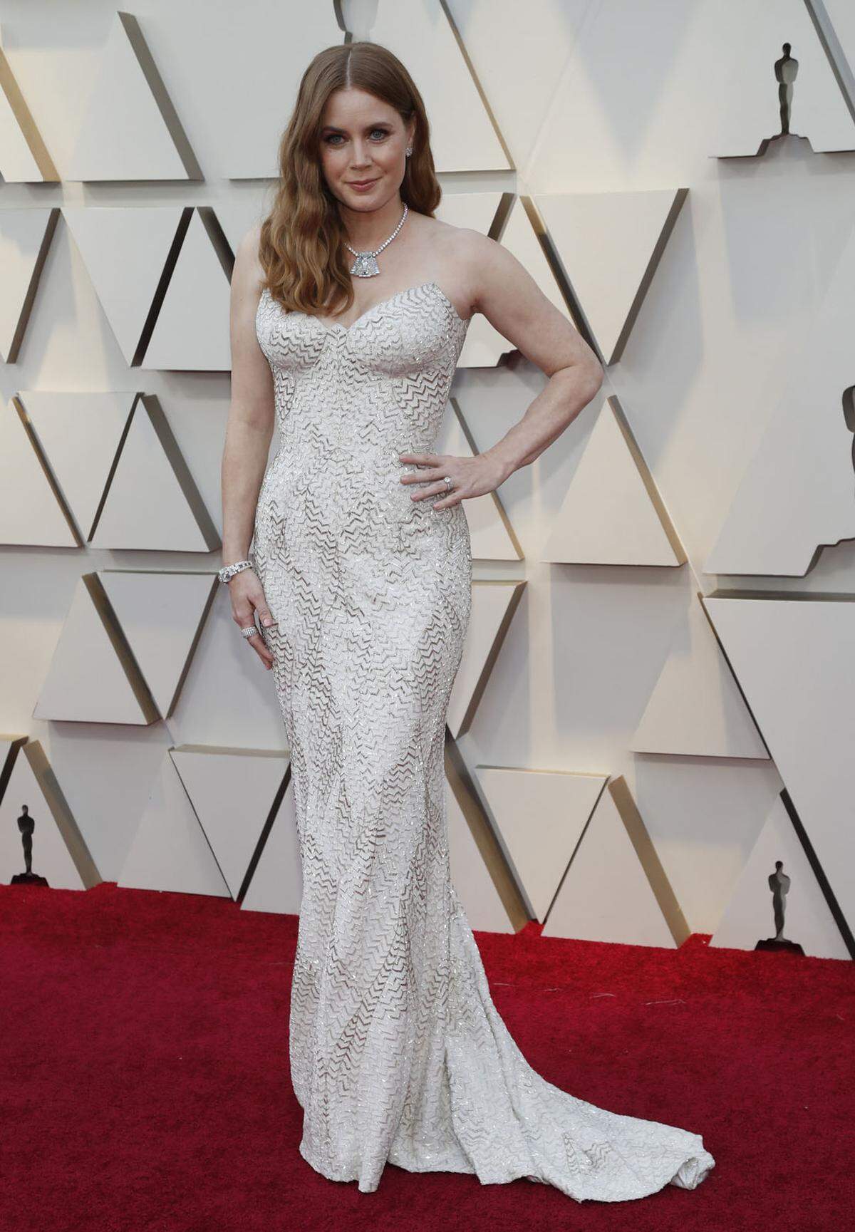 Amy Adams setzte auf Weiß und Versace.