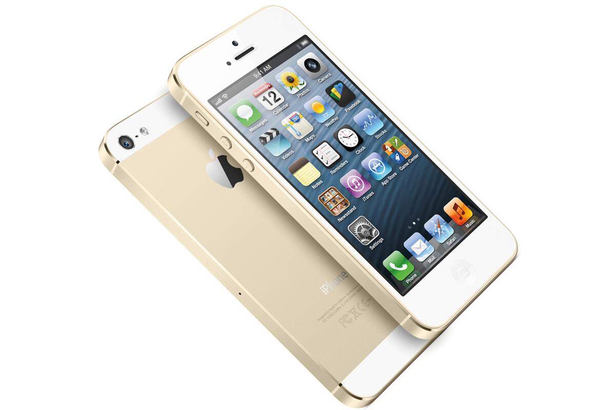 Vor der Vorstellung des neuen iPhone wurde in Blogs noch über die kolportierte goldene Farbe gewitzelt. Dann kam es tatsächlich, das Gold-iPhone (das eher champagnerfarben ist) und entpuppt sich nun sogar als Bestseller unter den drei Farbvarianten. Zumindest in China und Hongkong war das begehrte Stück bereits durch Vorbestellungen ausverkauft.  iPhone 5S, um rund 600 Euro, vermutlich ab Dezember.