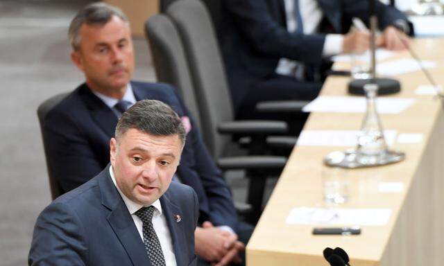 Jörg Leichtfried, Vizeklubchef der SPÖ (im Hintergrund: Norbert Hofer).