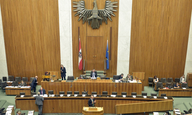 Der Nationalrat (hier unter Vorsitz von Norbert Hofer) beschloss am Mittwoch die Verschiebung der Bundespräsidentenwahl.