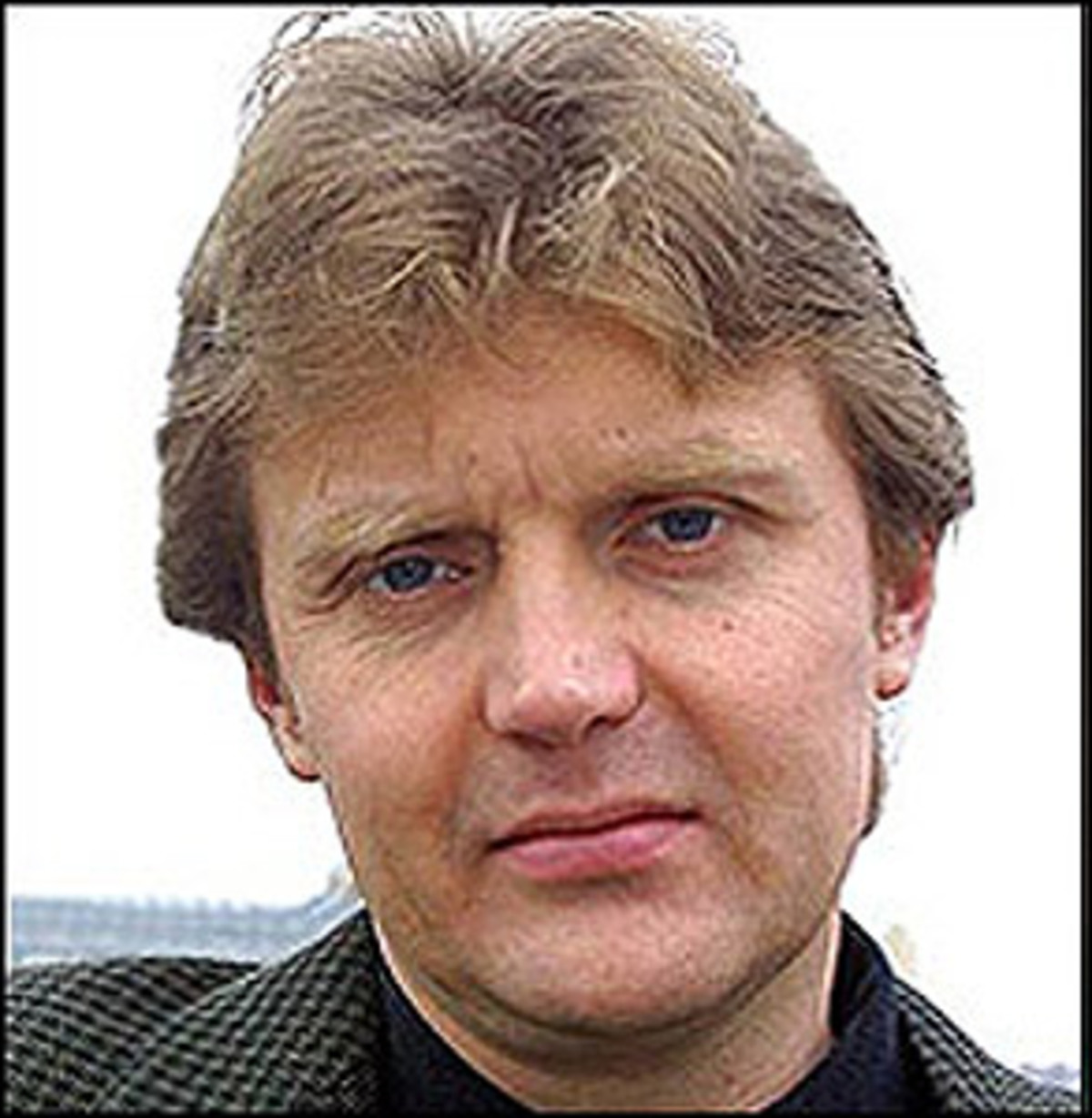 Toxikologe Henry zieht eine Vergiftung Litwinenkos durch radioaktives Thallium in Betracht. Litwinenko wird tagelang von der Polizei vernommen. Der italienische Bekannte aus der Sushi-Bar meldet sich zur Wort und bezeichent sich und Litwinenko geheimnisvoll als hoch gefährdete Personen.