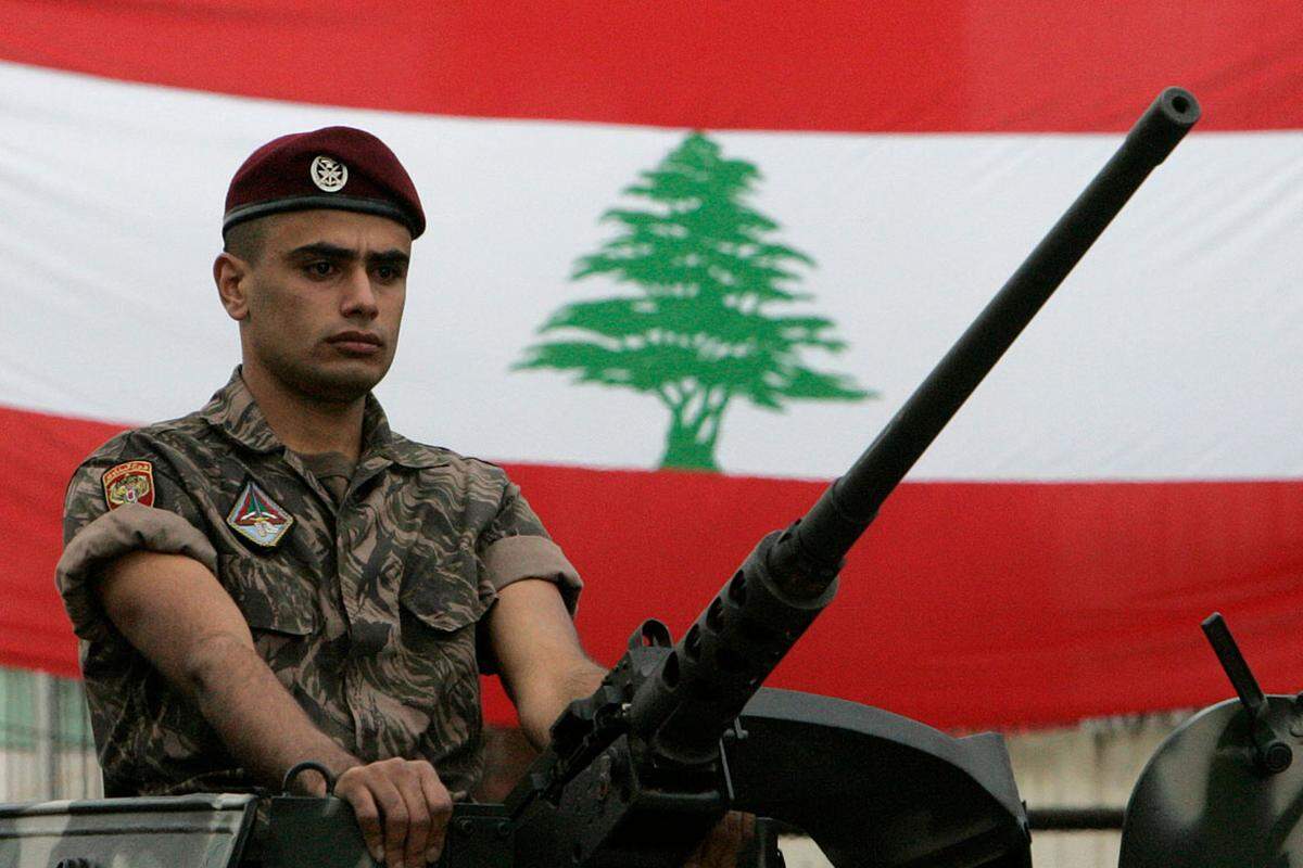Ende Jänner stürzte die radikale Schiitenorganisation die Regierung von Saad al-Hariri. Daraufhin stellten sie die Mehrheit im libanesischen Parlament. Zahlreiche gewaltsame Demonstrationen waren die Folge.