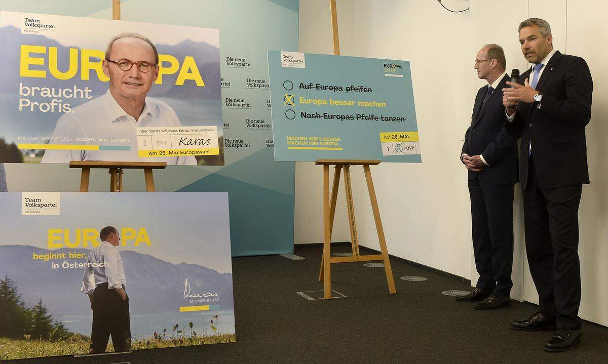 Während auf dem Karas-Plakat das Wort "Europa" in gelber Farbe geschrieben wurde und im "O" ein türkises Kreuz eingemalt wurde - die neue Parteifarbe seit der Nationalratswahl 2017 - gibt es auch gänzlich gelbe Plakate: Darauf in schwarzen Lettern zu lesen: "Man muss Europa verstehen, um es zu verändern." Auch ein türkiser Farbklecks lässt sich finden: Europa ist in dieser Farbe unterstrichen. Auch die umgekehrte Variante ist vorhanden: Auf türkisem Hintergrund werden drei Optionen für die Wahl geboten, wovon zwei durchgestrichen sind: "Europa besser machen" wird dort statt "Auf Europa pfeifen" oder "Nach Europas Pfeife tanzen" angeboten. "Starkes Österreich in Europa" wird anstelle von "Zentralstaat Europa" oder "Raus aus Europa"angeboten.