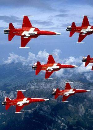 Die Patrouille Suisse, die Kunstflugstaffel der Schweizer Luftwaffe, im Einsatz mit den F-5.