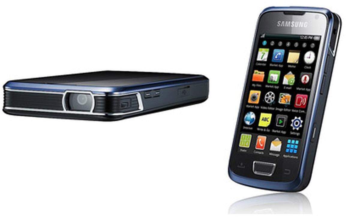 Einen neuen Versuch mit einem Beamer-Handy stellt das Samsung I8520 dar. Es soll erst im Sommer auf den Markt kommen, läuft mit Android 2.1 und funktioniert mit DLP-Projektortechnik.