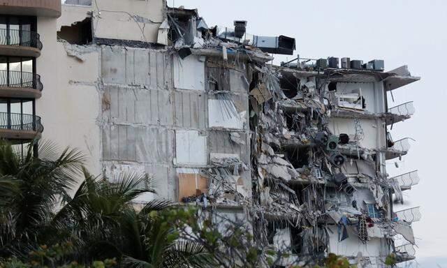 Ein Teil des Wohngebäudes in Surfside, Miami, stürzte ein.
