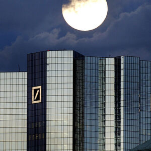 In Deutschland sorgte der zwischenzeitliche Kursverfall der Deutsche-Bank-Aktie für reichlich Aufsehen. 