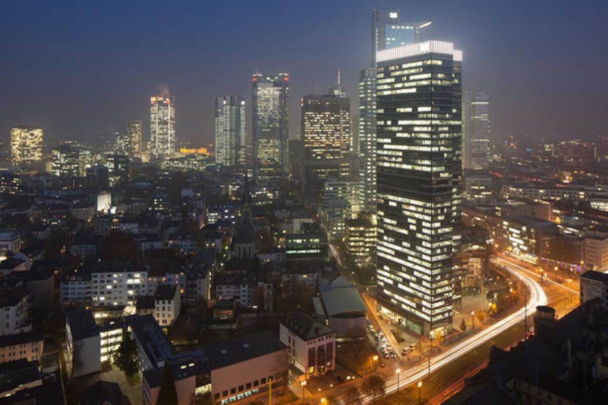 Der von Christoph Mäckler Architekten unter strengen Nachhaltigkeitskriterien (DGNB Vorzertifikat) entworfene Tower 185 ist mit einer Höhe von 200 Metern Deutschlands vierthöchstes Bürogebäude. Nach der nun erfolgten Fertigstellung wird die LEED Gold Zertifizierung abgeschlossen.