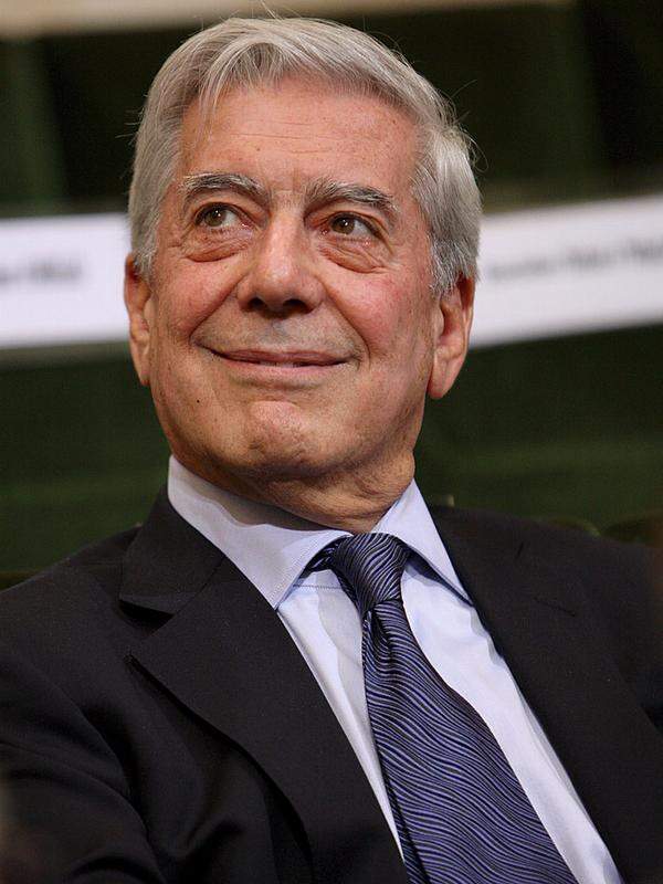 "Sehr gerührt und begeistert" war der peruanische Schriftsteller Mario Vargas Llosa, als er erfuhr, dass er heuer den Nobelpreis für Literatur erhalten wird. Das berichtete Peter Englund, Ständiger Sekretär der Königlich Schwedischen Akademie der Wissenschaften, nachdem er den Namen des diesjährigen Preisträgern verkündet hatte.