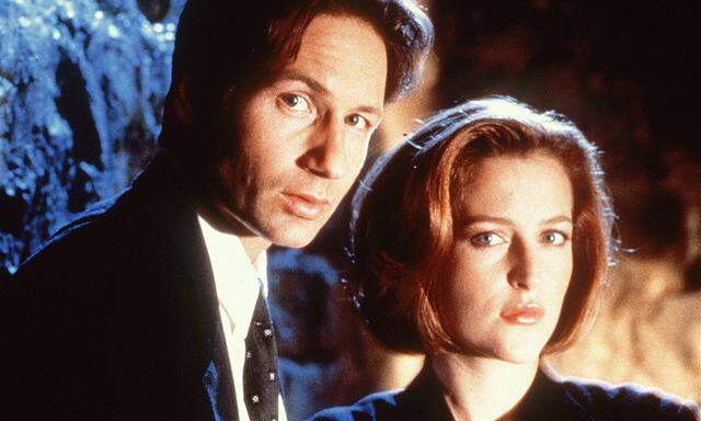 David Duchovny als Fox Mulder und Gillian Anderson als Dana Scully Akte X