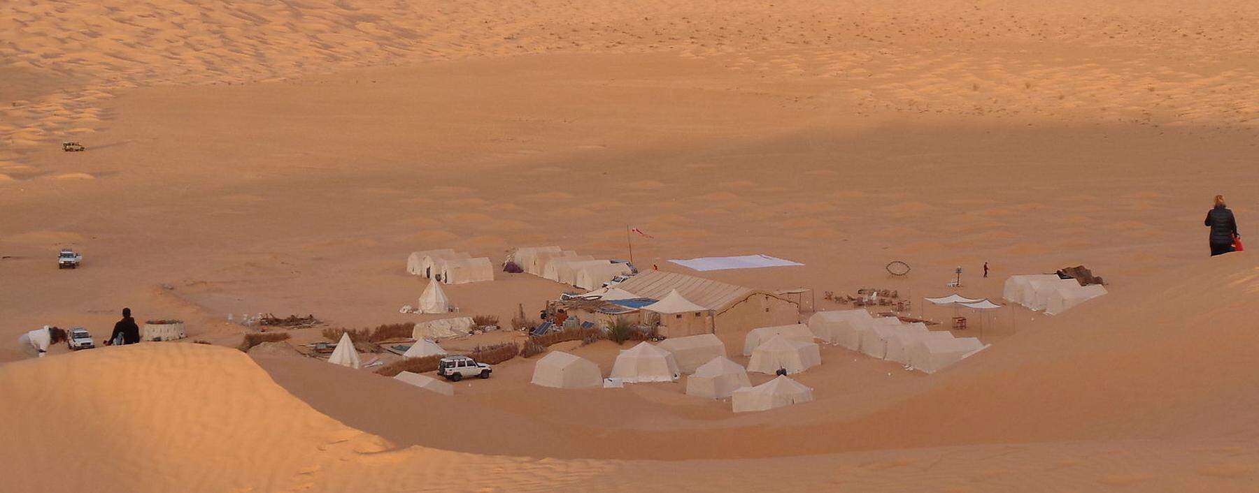 Camp Mars, weit außerhalb von Douz und mitten im Djebil.