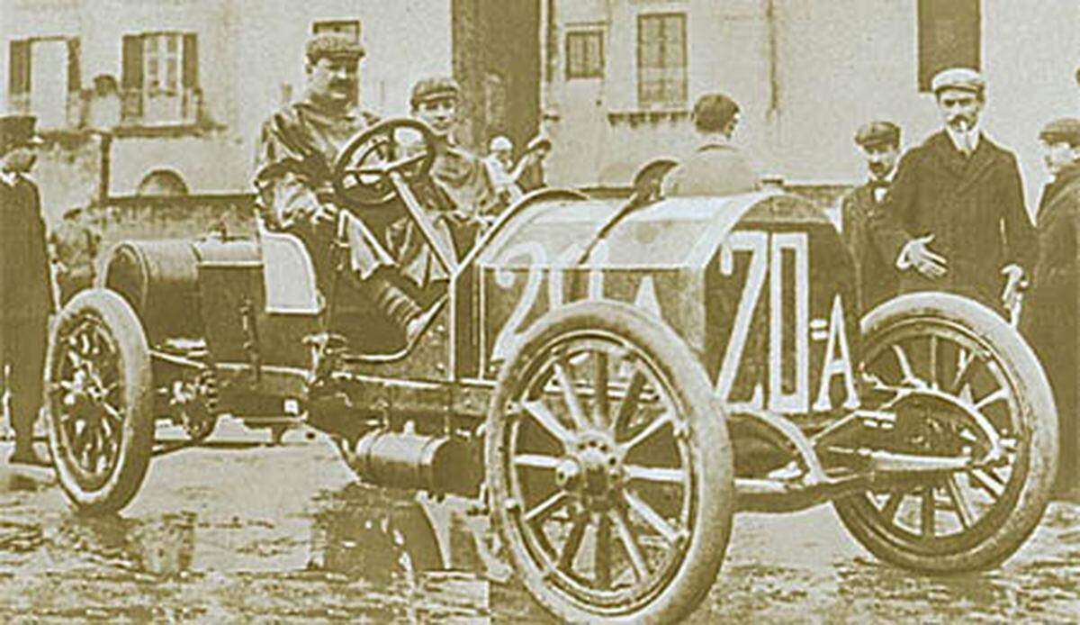 Außerdem ist der Konzern im Verlagswesen beteiligt. Der Name steht für "Fabbrica Italiana Automobili Torino", auf Deutsch: Italienische Automobilfabrik Turin. 28-40 HP Corsa Targa Florio (1907)