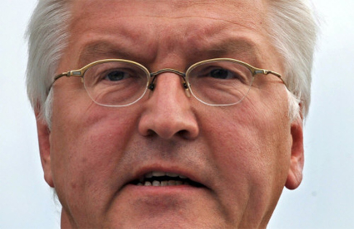 Am 2. August 2009 stellte Steinmeier als SPD-Kanzlerkandidat den sogenannten Deutschland-Plan vor - sein Konzept zur Überwindung der Arbeitslosigkeit bis 2020.