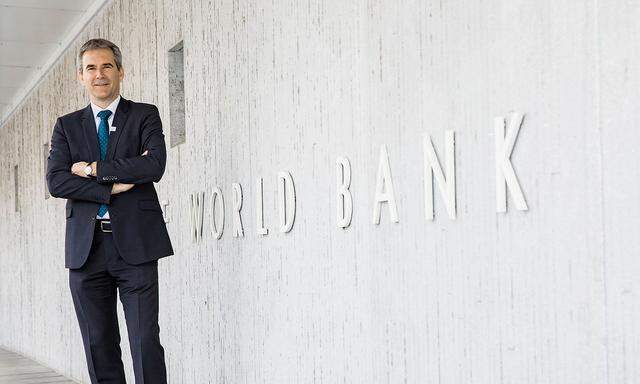 Finanzminister Loeger bei Weltbankfruehjahrstagung