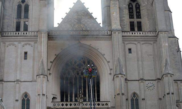 Großbrand in Kathedrale von Nantes