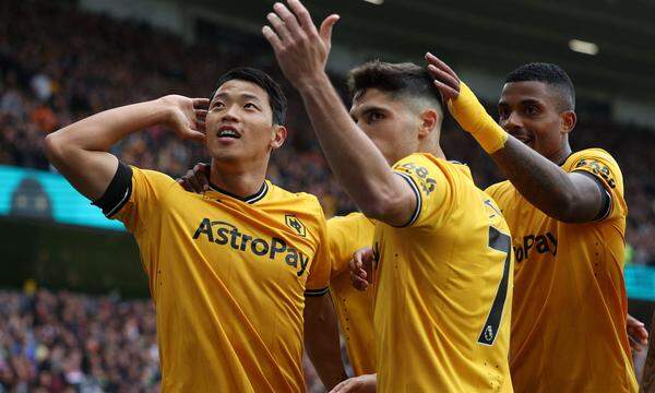 Wolverhampton Stars: Hwang Hee-chan, Pedro Neto und Mario Lemina zelebrieren ihre Spiele.