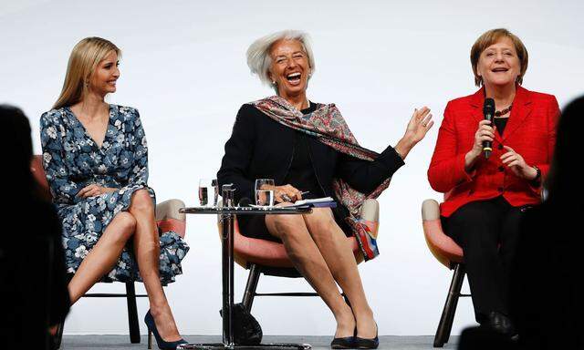 Wenig zu lachen haben Frauen in Führungspositionen. Im Bild Ivanka Trump, Christine Lagarde und Angela Merkel (v. l.) bei einem „Inspiring Women Event“ in Berlin im April 2017.