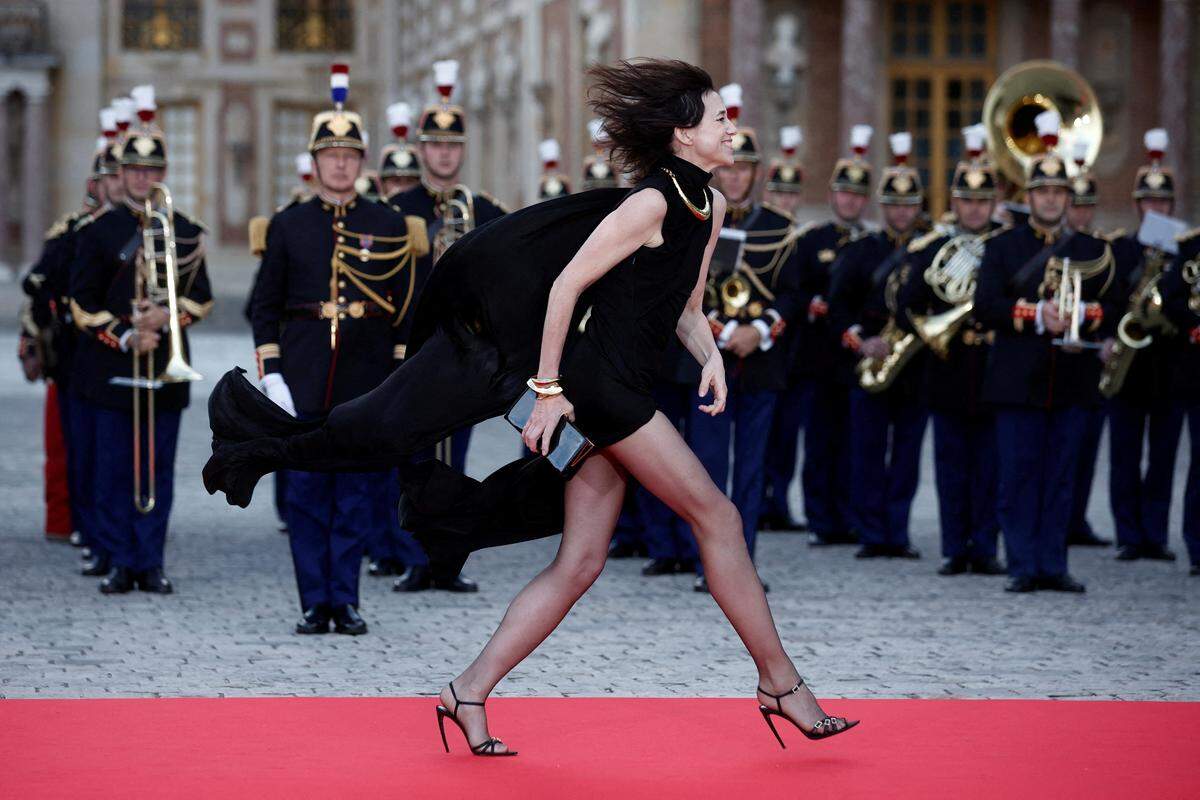 20. September. Charlotte Gainsbourg kommt zum Staatsdinner in Paris. Ehrengäste sind König Charles and seine Frau Camilla   