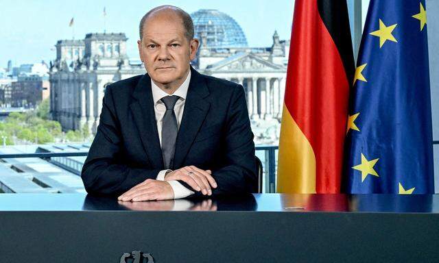 „Aus der katastrophalen Geschichte unseres Landes zwischen 1933 und 1945 haben wir eine zentrale Lehre gezogen“, so Olaf Scholz in einer Fernsehansprache zum 77. Jahrestag des Weltkriegsendes in Europa. 