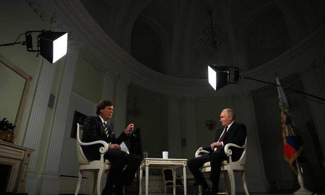 Tête-à-tête im Kreml: Tucker Carlson und Wladimir Putin im Interview. 