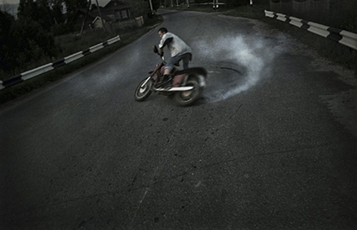 Der holländische Fotograf Pieter Ten Hoopen konnte mit einem Bild von Kitezh, der "unsichtbaren", angeblich versunkenen Stadt in Russland, diese Kategorie für sich entscheiden.