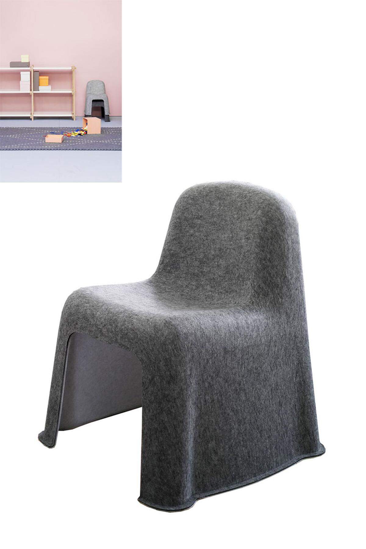 Der stapelbare "Little Nobody"-Stuhl von Hay ist aus einem Stück geformt und in einer einzigen Produktionsphase hergestellt. In den vergangenen Jahren wurde er mit zahlreichen renommierten Designpreisen bedacht (u.a. Design Plus Award 2009, Forum AID Award 2008).