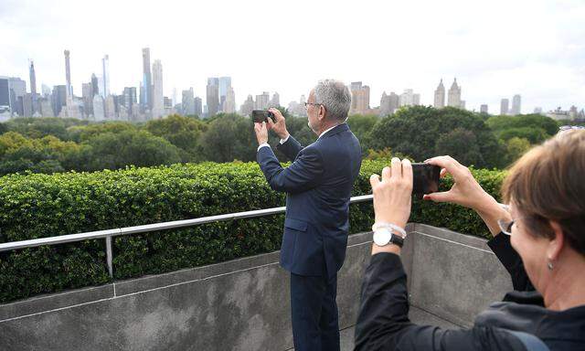Van der Bellen, seine Ehefrau, der Central Park und die Skyline von Manhattan. Ein Foto aus dem Vorjahr.  