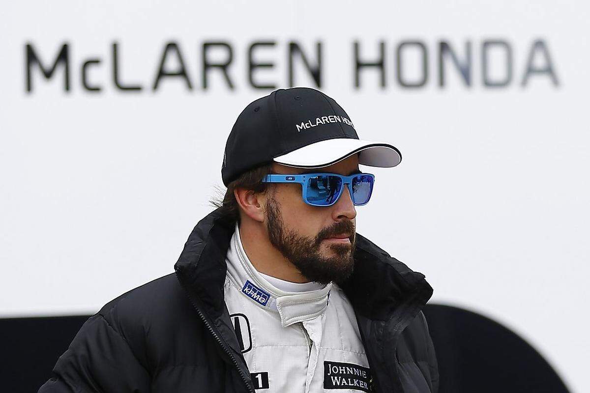Mit einer stolzen Summe von 42,3 Millionen Dollar wird der Rennfahrer in Verbindung gebracht. Sein Manager erklärte, die Gelder seien stets korrekt versteuert worden. Da Alonso 2006 bis 2010 in der der Schweiz lebte, habe er auch dort sein Vermögen geparkt. HSBC-Kunde wurde Alonso laut den Daten aber bereits im Jahr 2002.