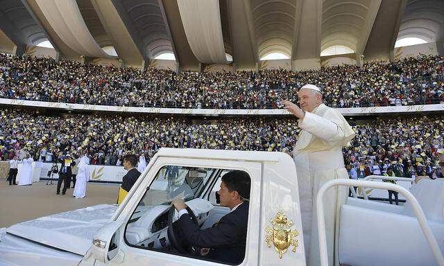 Papst Franziskus feierte Heilige Messe in Abu Dhabi.