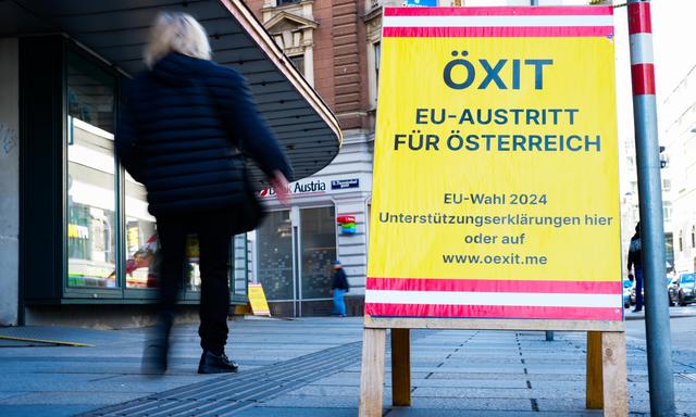Symbolbild: Das Öxit-Wahlbündnis sammelt Unterstützungserklärungen, am Dienstag, 26. März 2024, in Wien. 