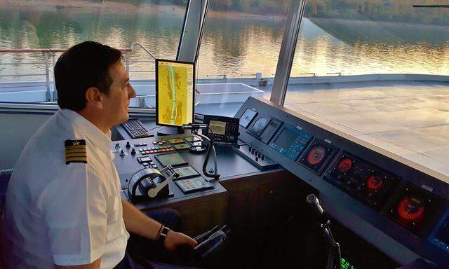 Unterwegs von Budapest nach Passau Bord der MS Primadonna gesteuert von Kapitän Radomir Bobokovic.   